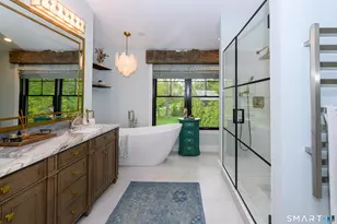 8 E Wharf Rd, Waterford, CT 06385 - Photo 17