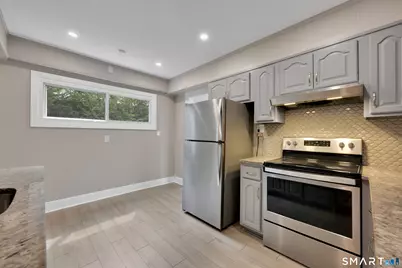 135 Greenwood Avenue, Waterbury, CT 06704 - Photo 11