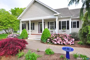 19 Claire Ln, Bloomfield, CT 06002 - Photo 5