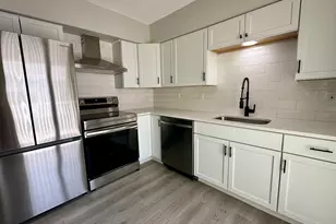 629 Longfellow Dr, Branford, CT 06405 - Photo 9