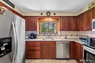 74 Hintz Dr, Wallingford, CT 06492 - Photo 15