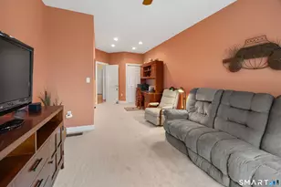 13 Stonegate Cir, Cheshire, CT 06410 - Photo 19