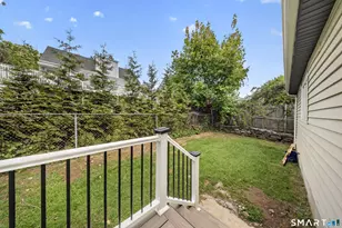 207 Hillcrest Rd, Bridgeport, CT 06606 - Photo 21