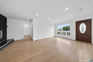 207 Hillcrest Rd, Bridgeport, CT 06606 - Photo 5