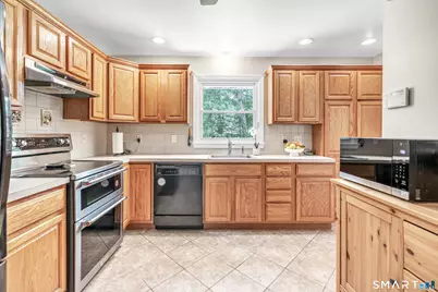 64 Tait Road, Trumbull, CT 06611 - Photo 9