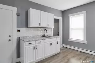 32 Lenox St, Hartford, CT 06112 - Photo 15