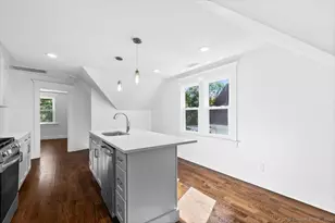 954 Elm St, New Haven, CT 06511 - Photo 3
