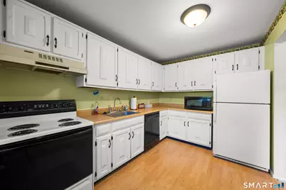 11 Georgetown Drive #E, Enfield, CT 06082 - Photo 3