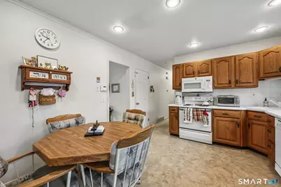 60 Delwood Road, Stratford, CT 06614 - Photo 5