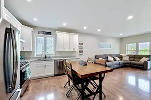21 Birge Ave, Windsor Locks, CT 06096 - Photo 5