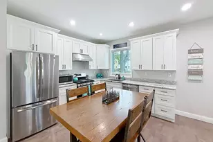 21 Birge Ave, Windsor Locks, CT 06096 - Photo 7