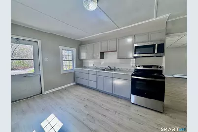 197 Potuccos Ring Road #Apt 7, Wolcott, CT 06716 - Photo 5
