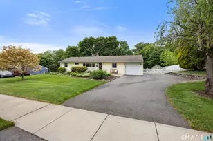 139 Contour Dr, Cheshire, CT 06410 - Photo 3