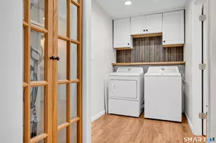 902 W River St, Milford, CT 06461 - Photo 7