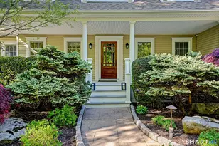 15 Maplecrest Dr, Danbury, CT 06811 - Photo 3