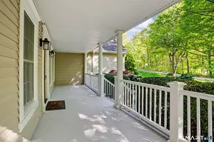15 Maplecrest Dr, Danbury, CT 06811 - Photo 3