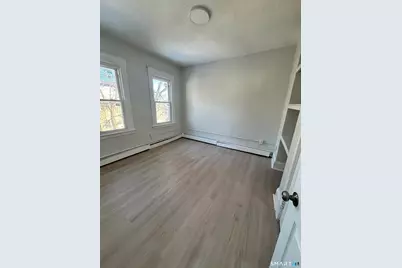 190-192 Brook Street #1, Hartford, CT 06120 - Photo 5