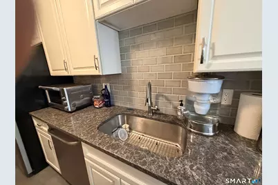 1000 Knapps Highway #14, Fairfield, CT 06825 - Photo 11