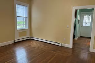 27 Jay St, New London, CT 06320 - Photo 5