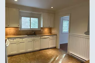 33 Loughran Avenue, Stamford, CT 06902 - Photo 3