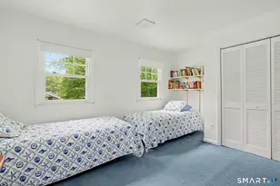 45 Carriage Dr S, Stamford, CT 06902 - Photo 19