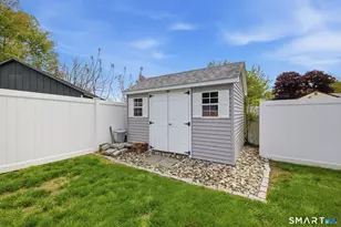 314 S Center St, Windsor Locks, CT 06096 - Photo 11