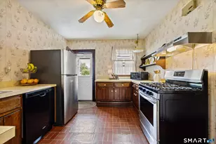 90 Harvard Ave, Meriden, CT 06451 - Photo 9