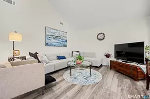 70 Fawn Ridge Ln, Norwalk, CT 06851 - Photo 3