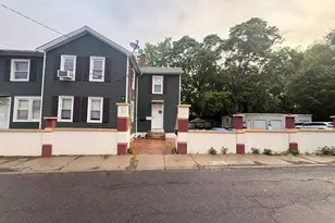 7 Linden Pl, Meriden, CT 06450 - Photo 1