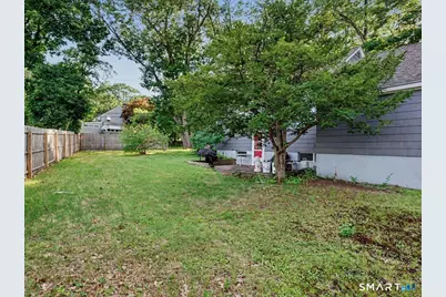 2 North Forest Circle, West Haven, CT 06516 - Photo 33