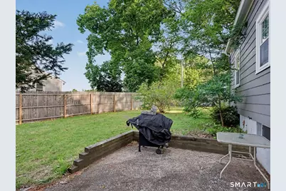 2 North Forest Circle, West Haven, CT 06516 - Photo 33