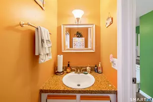 35 Pearl Lake Rd, Waterbury, CT 06706 - Photo 9
