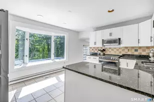 37 Lamppost Dr, Redding, CT 06896 - Photo 9