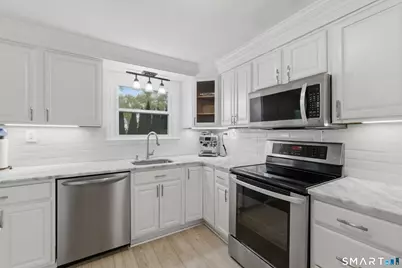 40 Pine Street, Newington, CT 06111 - Photo 11