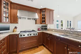 13 Donnelly Dr, New Fairfield, CT 06812 - Photo 5