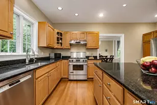125 Peck Hill Rd, Woodbridge, CT 06525 - Photo 11