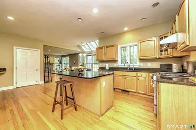 125 Peck Hill Road, Woodbridge, CT 06525 - Photo 9