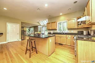 125 Peck Hill Rd, Woodbridge, CT 06525 - Photo 9