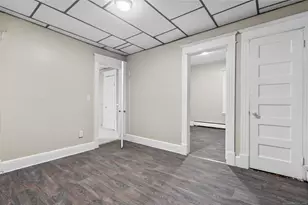 37 Plaza Ave, Waterbury, CT 06710 - Photo 15