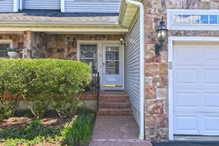 102 Lantern Ct, Clinton, CT 06413 - Photo 3