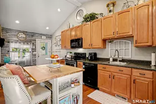 33 Stendahl Dr, Shelton, CT 06484 - Photo 23