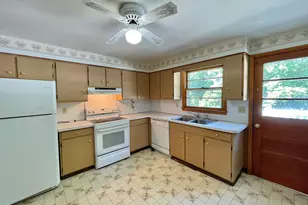 32 Kathy Dr, Seymour, CT 06483 - Photo 11