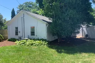 76 Hurd St, Fairfield, CT 06824 - Photo 17