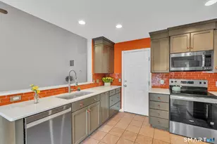 36 Primrose Ln, Suffield, CT 06078 - Photo 9
