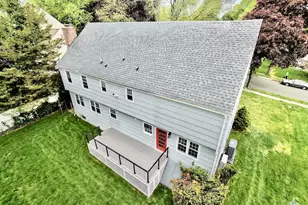 38 Pepperbush Ln, Fairfield, CT 06824 - Photo 27