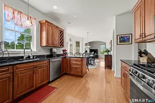 124 Damascus Rd, Branford, CT 06405 - Photo 17