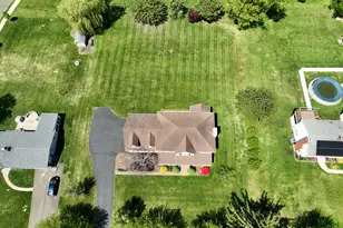 124 Damascus Rd, Branford, CT 06405 - Photo 3