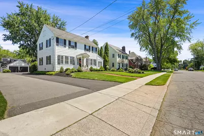 42 Newport Avenue, West Hartford, CT 06107 - Photo 3