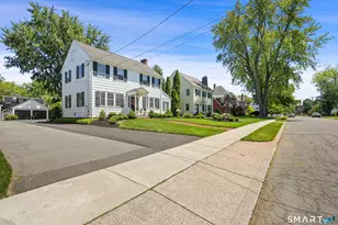 42 Newport Ave, West Hartford, CT 06107 - Photo 3