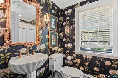 42 Newport Avenue, West Hartford, CT 06107 - Photo 13